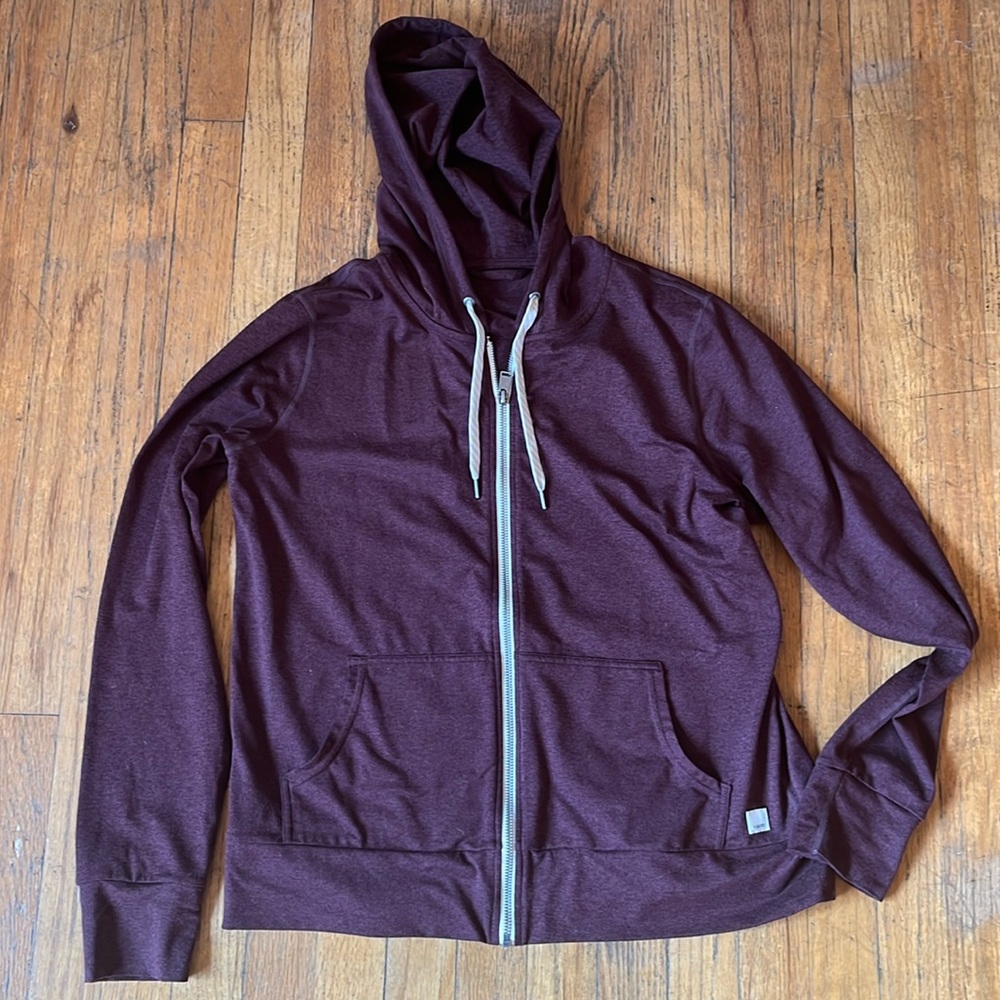 Vuori size medium women’s hoodie maroon in great condition